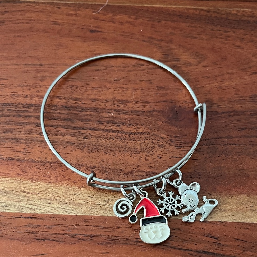 BRACELET WITH HOLIDAY CHARMS